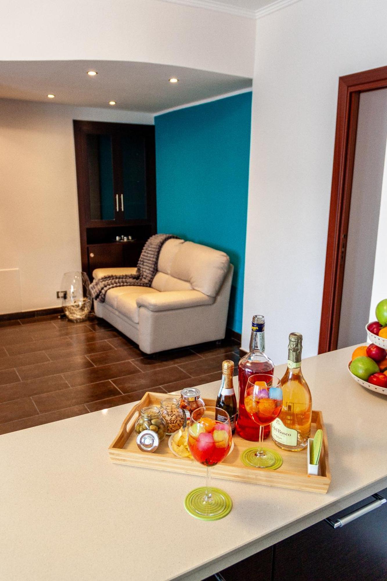 A Casa Di Marco Guesthouse - Apt Di Ciampino E Stazione Per Roma Marino Exteriör bild